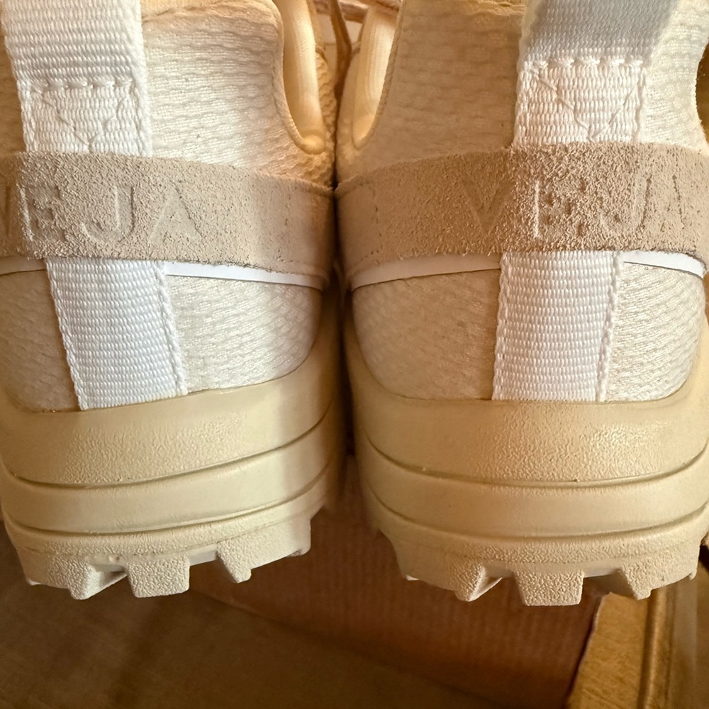 Veja Brand Story Box - Sustainable Mission Statement - Picture 8 of 15